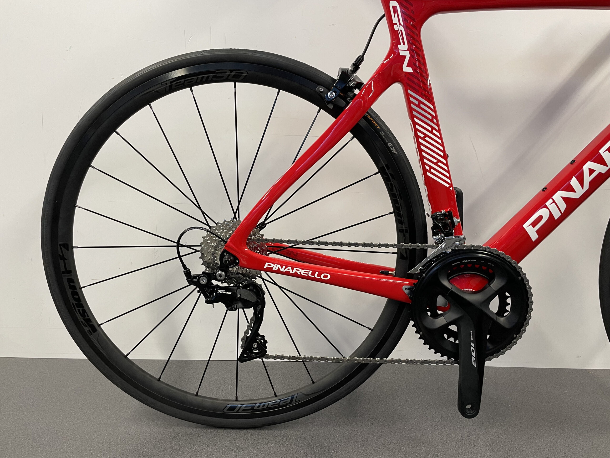 Pinarello GAN velgrem fiets rood zoom 1