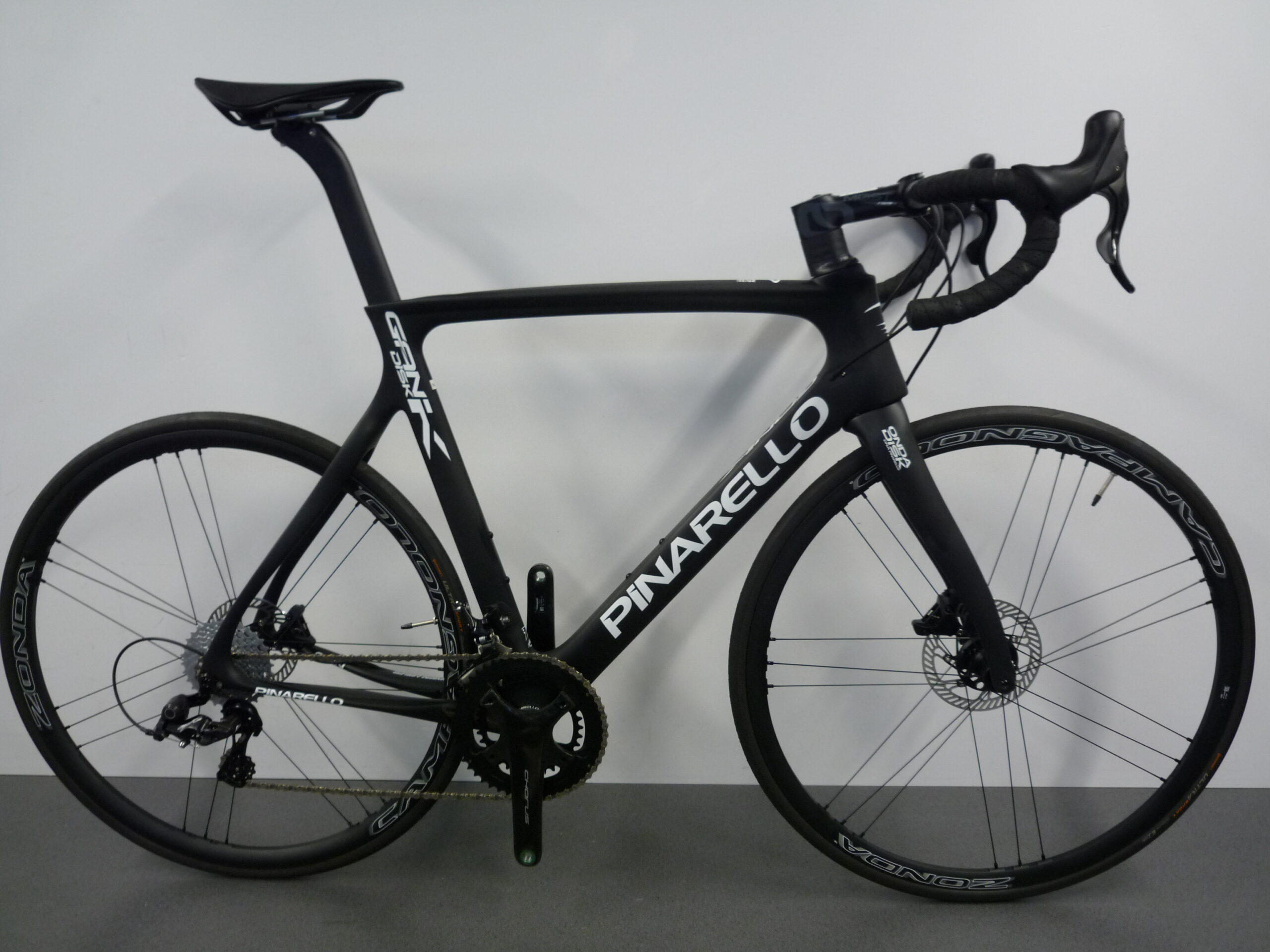 Pinarello gan k disc campagnolo chorus