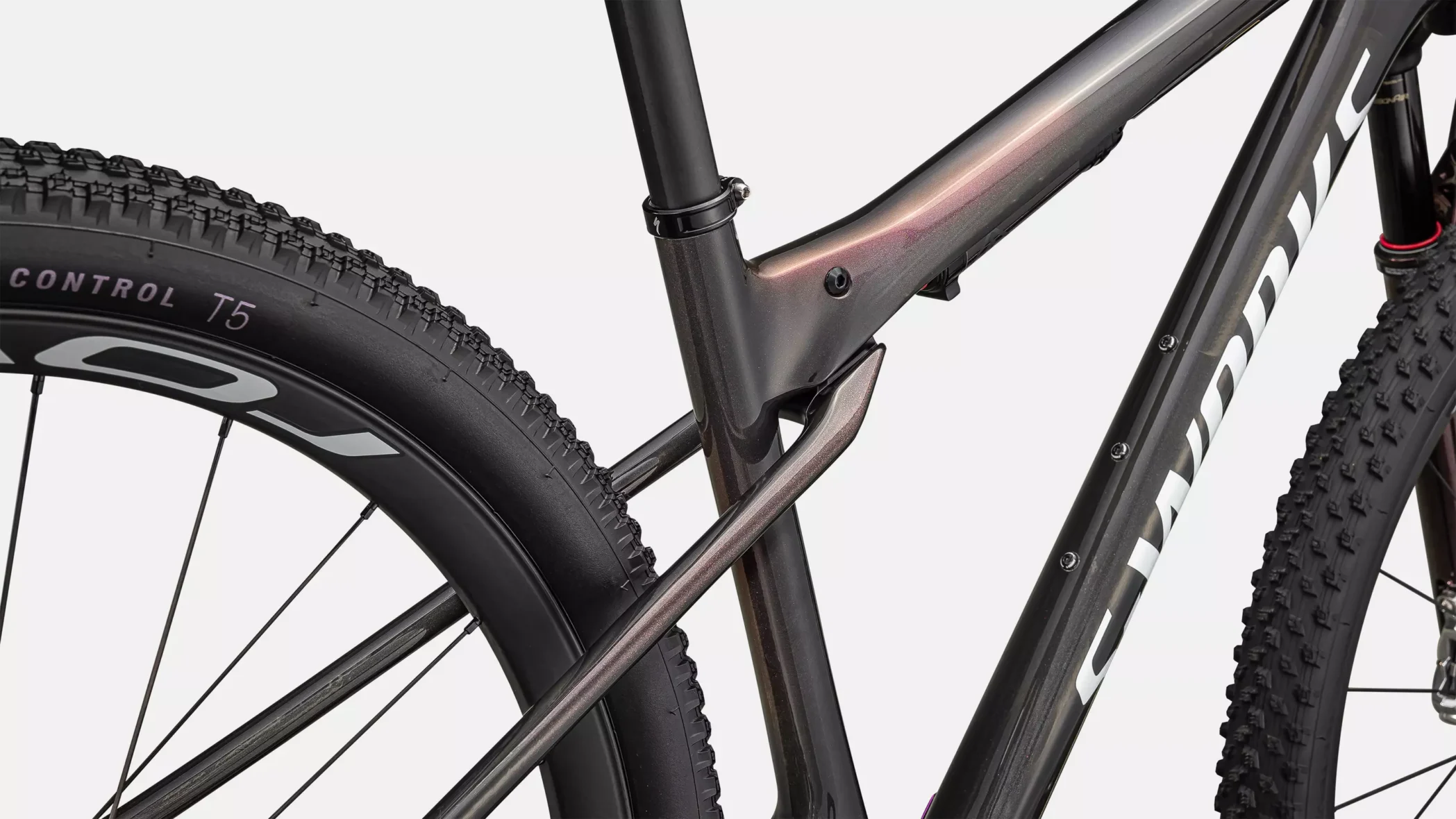 93125-02_EPIC-WC-SW-CARB-REDPRL-CMLN_D6-LINK