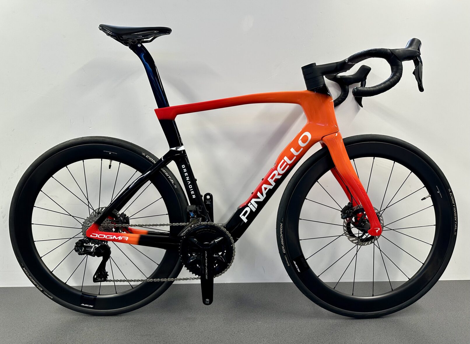Pinarello New Dogma F Team INEOS